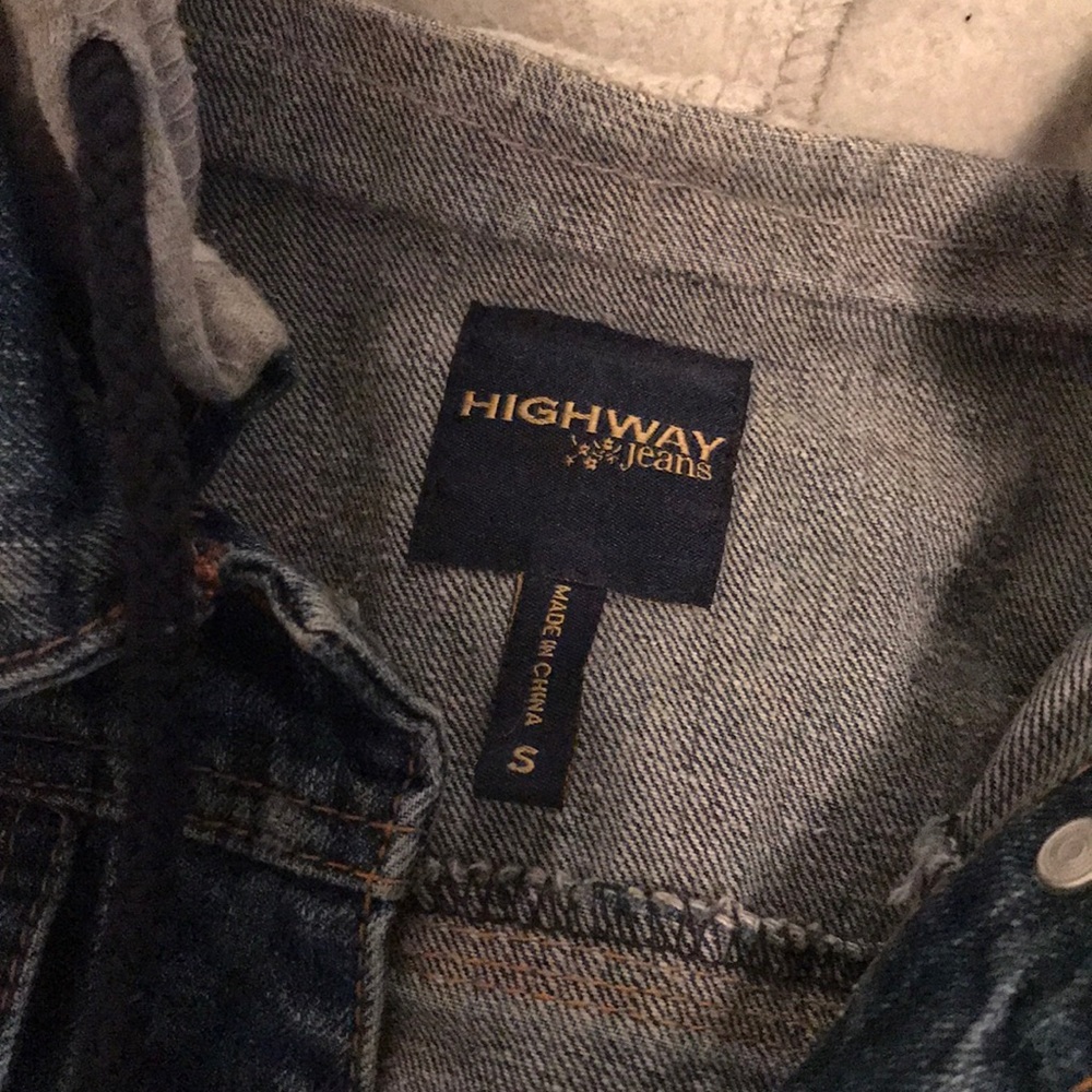 Jean jacket - Picture 2 of 3